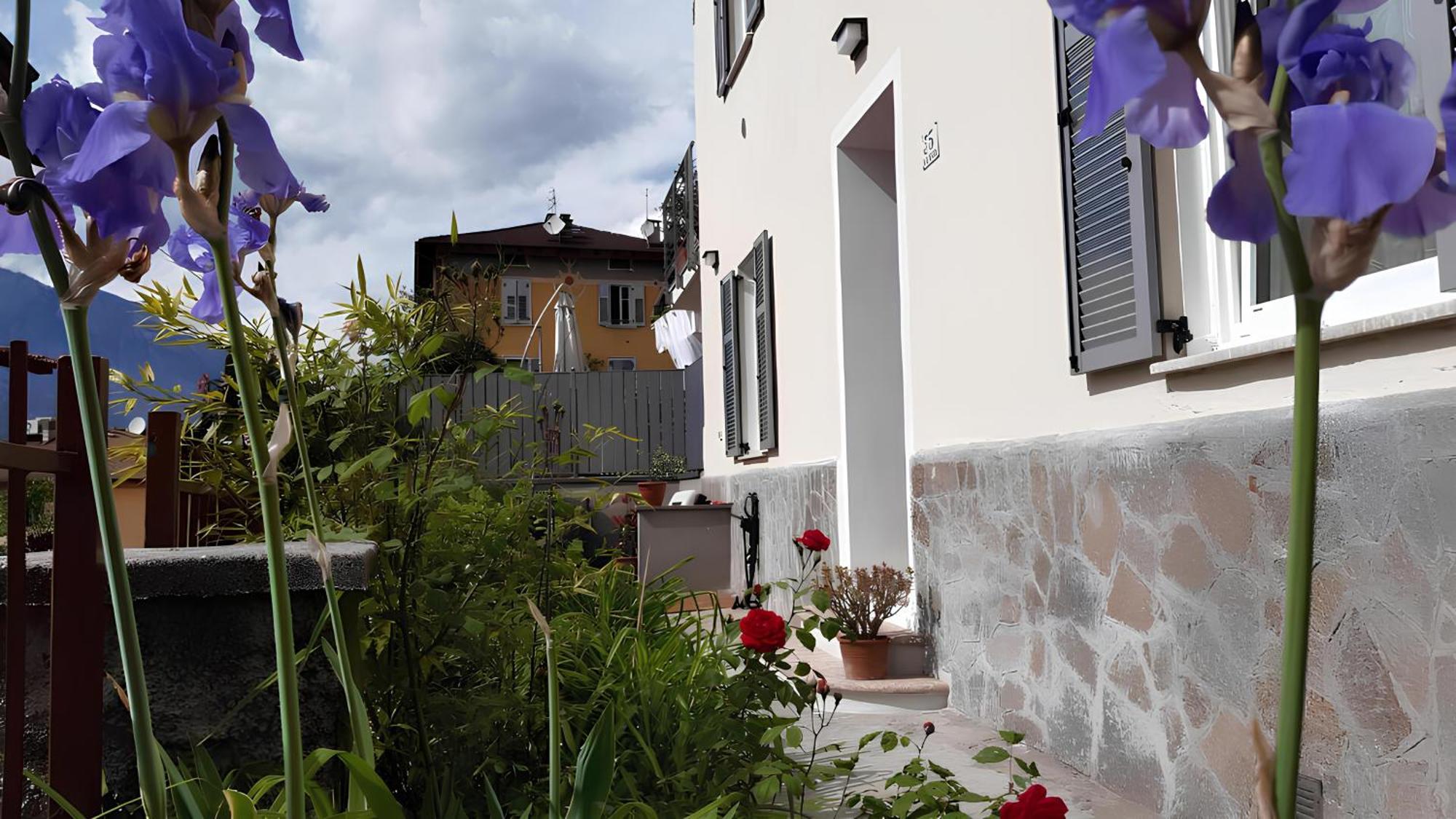 Over The Castle Apartment Тренто Екстериор снимка