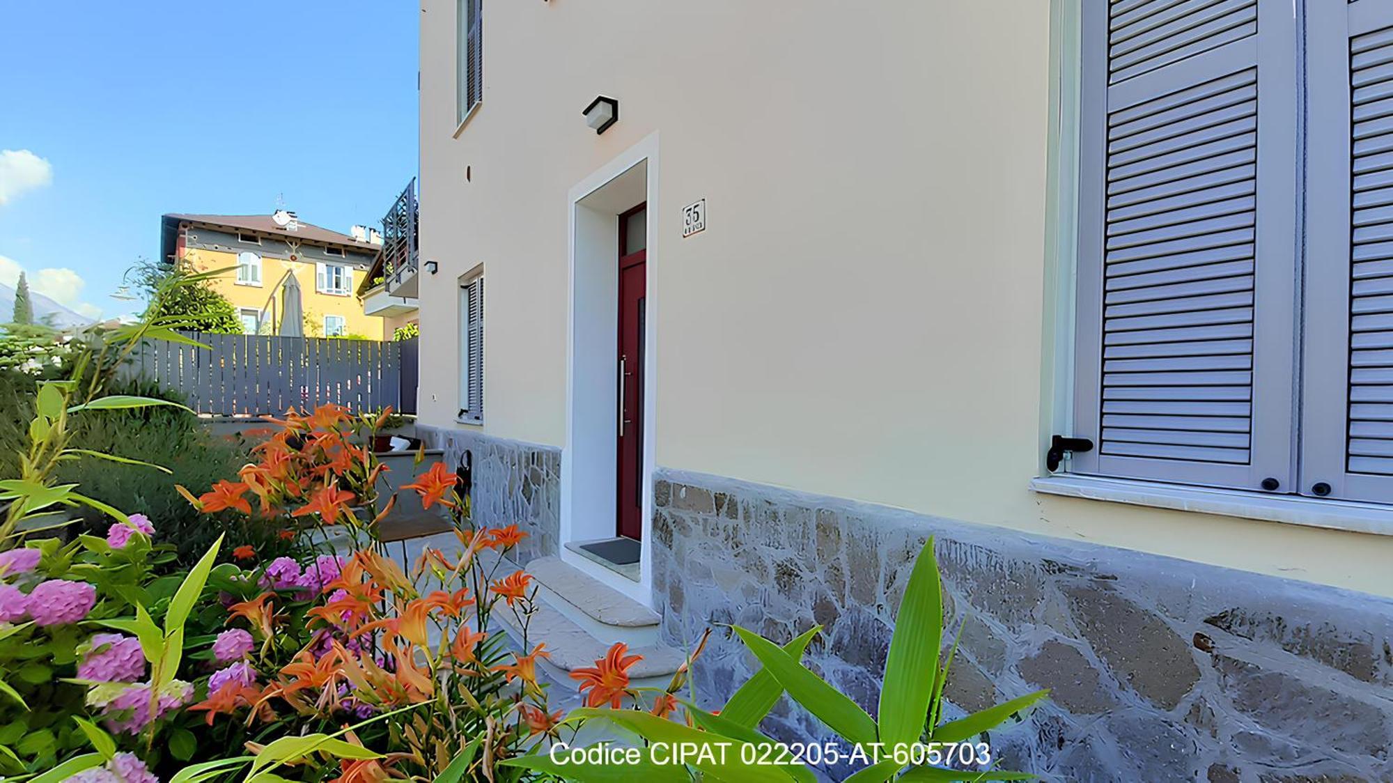 Over The Castle Apartment Тренто Екстериор снимка