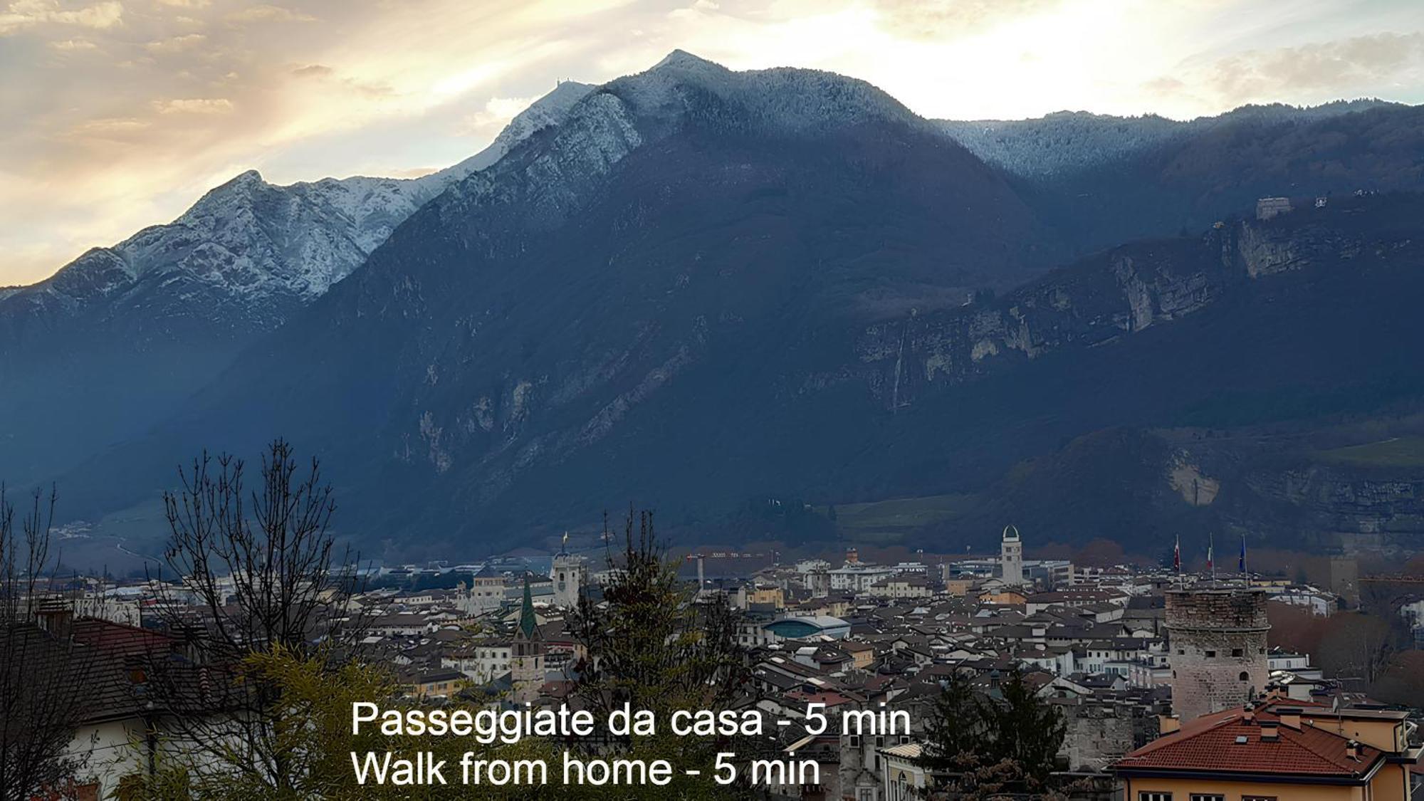 Over The Castle Apartment Тренто Екстериор снимка