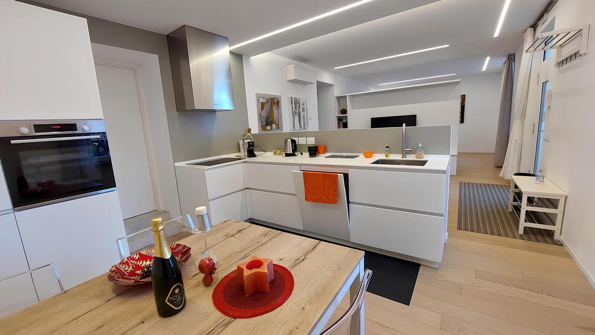 Over The Castle Apartment Тренто Екстериор снимка